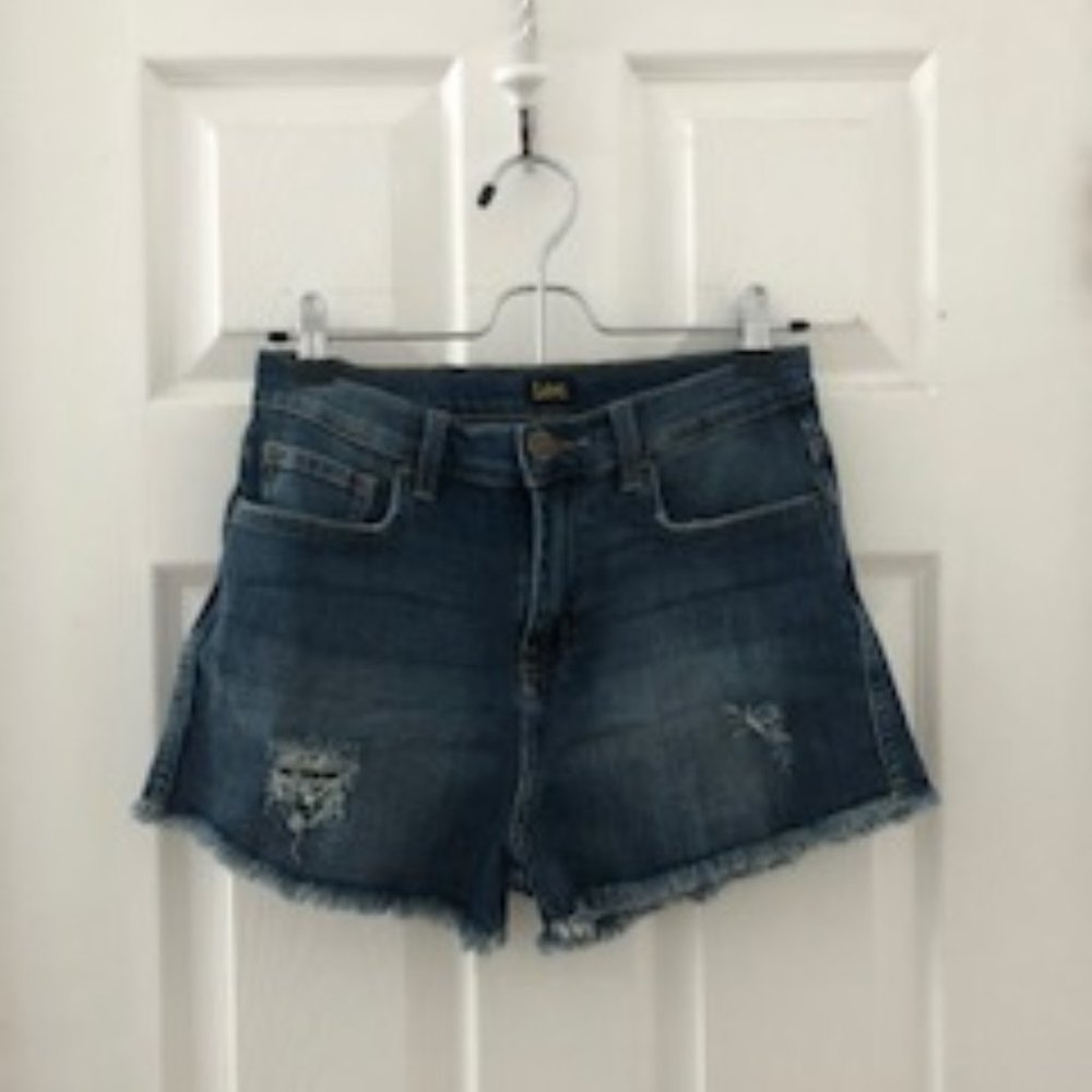 LEE WOMEN’S VINTAGE MODERN CUT OFF SHORT